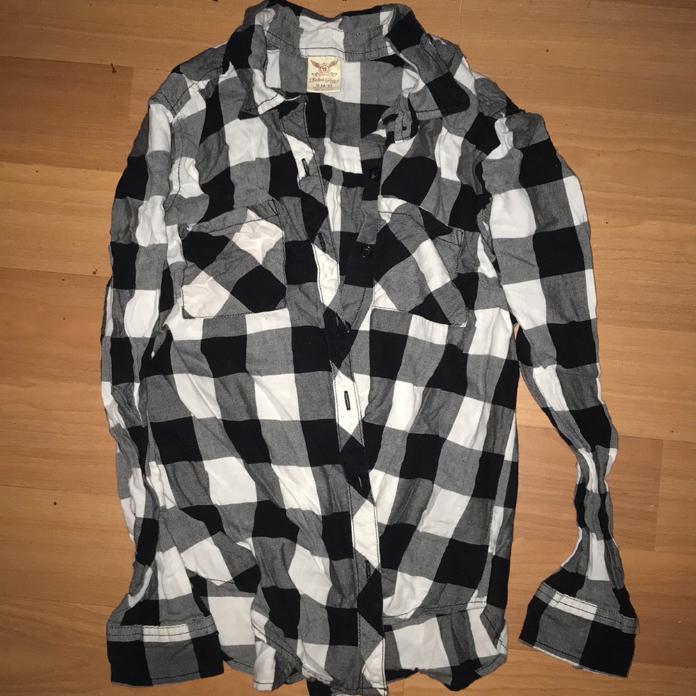 Fade glory bottom down long sleeve shirt small